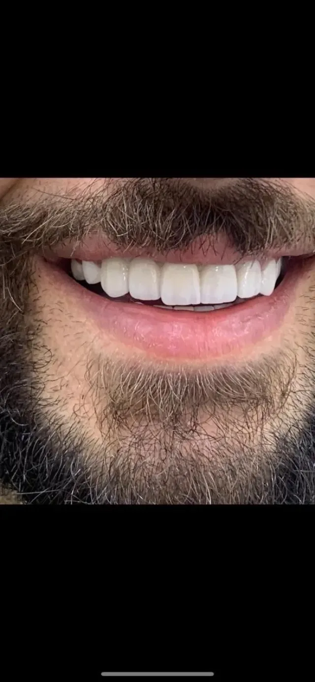 عيادة الدكتور صالح العليمي طب وجراحة الفم والأسنان 6