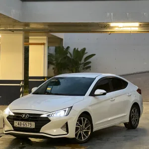 HYUNDAI AVANTE 2019 3