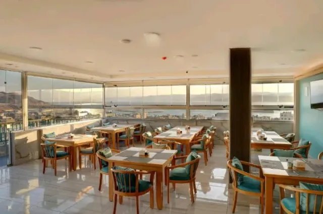 Turquoise hotel 7