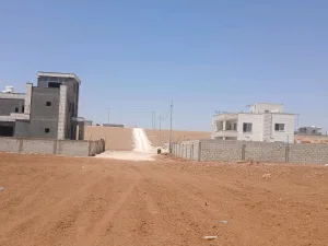أرض للبيع قرب شارع المطار 3