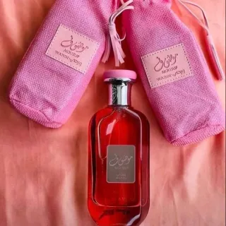 عطر موصوف الوردي للنساء