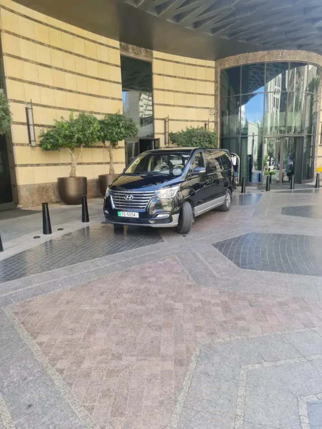 CAR LEFT VAN GROUP 3