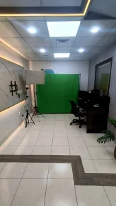 مكتب كامل متكامل للبيع مع المعدات 10