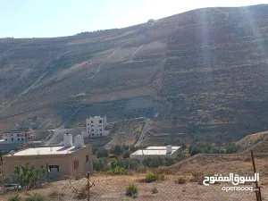 أرض في منطقة الكمشة للبيع 2