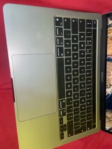 macbook pro 2022 2