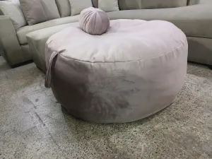 ✨ "وسادة أرضيّة قعدة فخمة، وراحة من أول لمسة. مناسبة للصالو 2