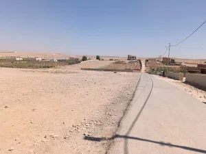قطعتي أرض استثمارية قريبة من شارع عمان العقبة 2