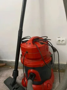 مكنسه كهربائيه شفط مياه و تنظيف سجاد
