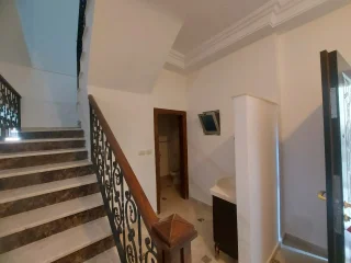 شقة مميزة مع روف ٣٥٠ خلدا 7