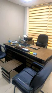 مكتب كامل متكامل للبيع مع المعدات 4