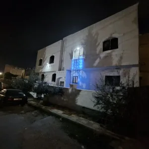بيت للبيع