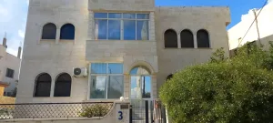 شقة طابقية مميزة للايجار في اربد الحي الشرقي 3