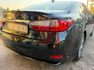 لكزس ES300 لون اسود 5