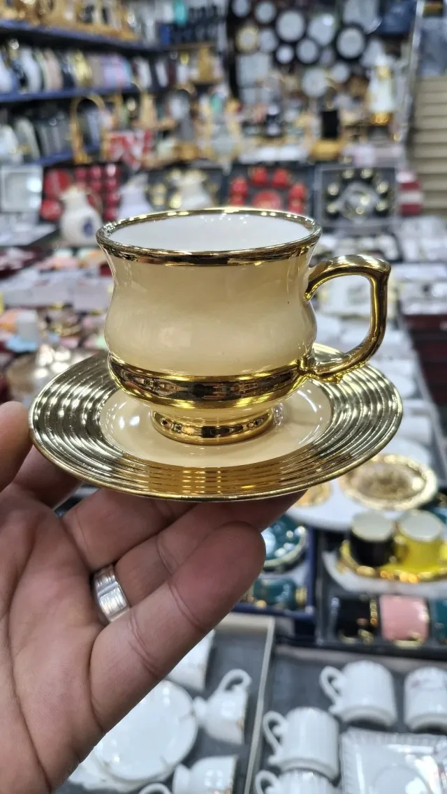البيت الابيض للادوات المنزلية والازهار الطبيعية