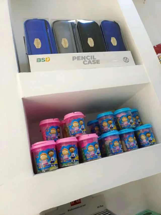 مكتبة ترف 13