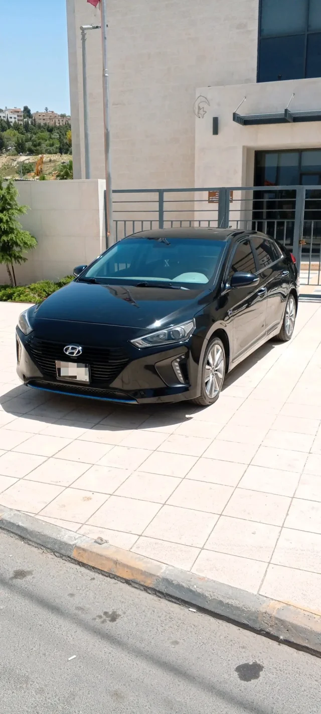 Bushnaq For VIP Transportation and Limousine Services 3
