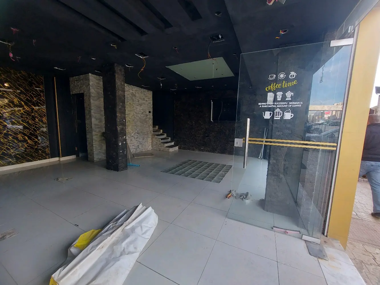 محل تجاري 50 م مع سدة 50 م بدون خلو