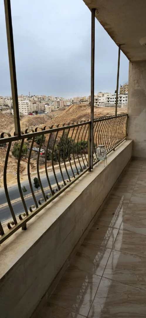 شقة للإيجار في حي الشهيد الجنوبي - طبربور