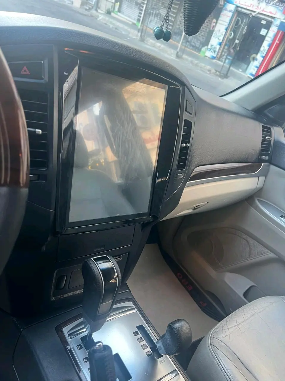 للبيع ميتسوبيشي باجيرو موديل 2011 فل كامب وفحص كامل