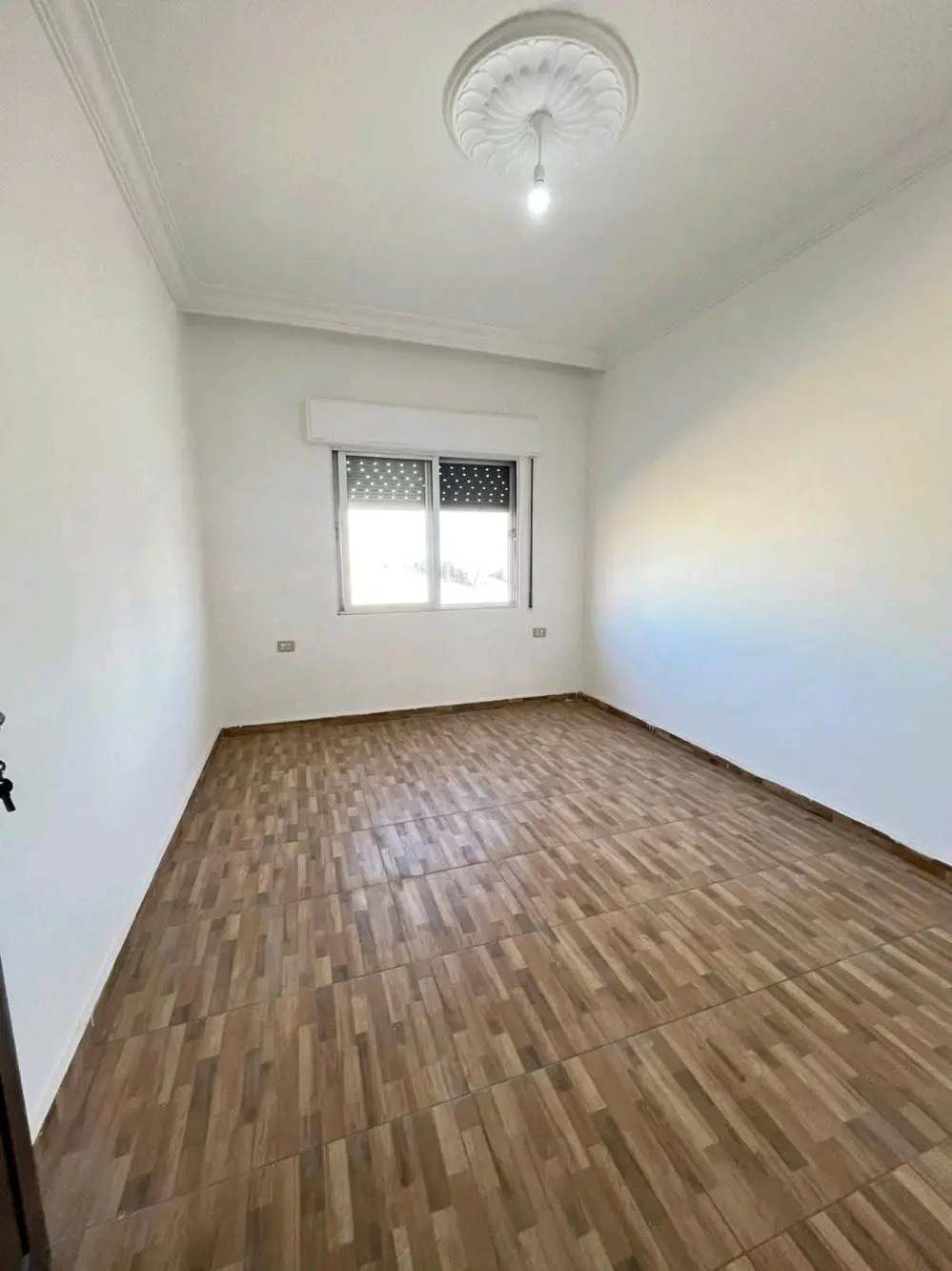 شقه طابق ثالث للبيع مساحه 120 م