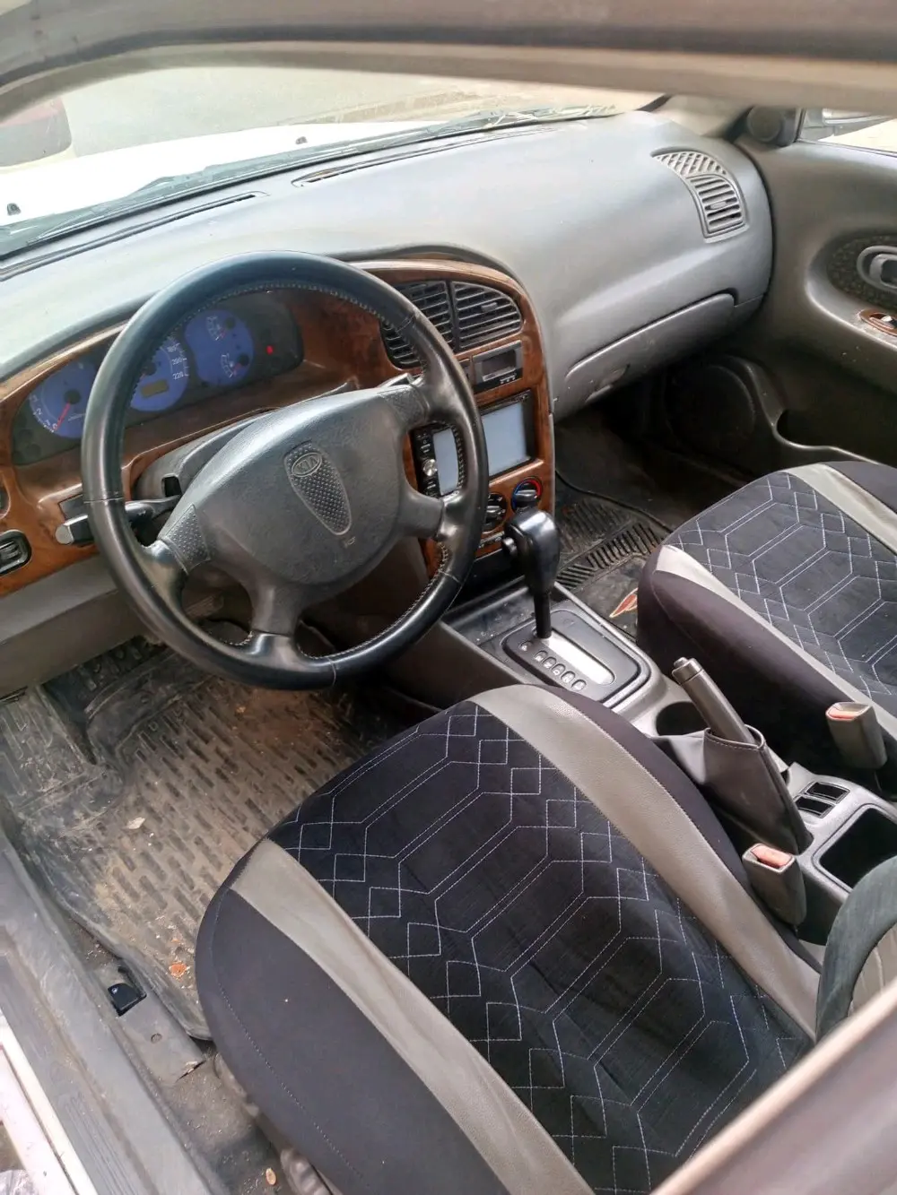 كيا وينج اوتامتيك 2004