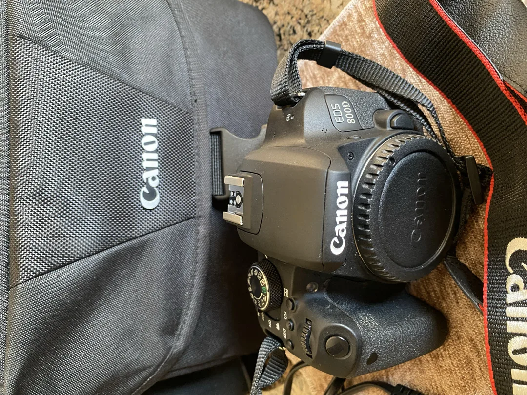 كاميرا canon 800d وكاله