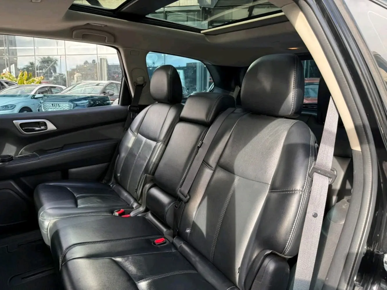 للبيع نيسان باثفيندر هايبرد 7 مقاعد موديل 2018 وارد الوكالة فحص كامل وترخيص سنه