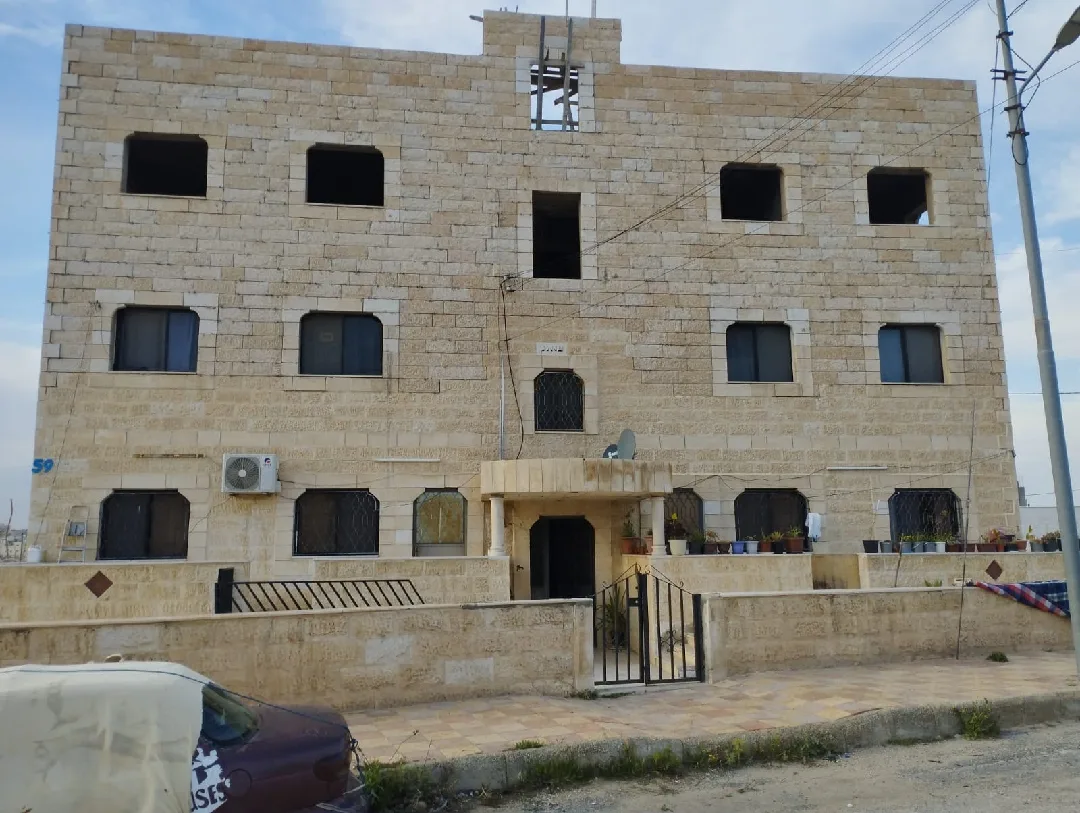 عماره استثماريه مؤجرة جاهزة للدخل بحي المطار الحزام الدائري