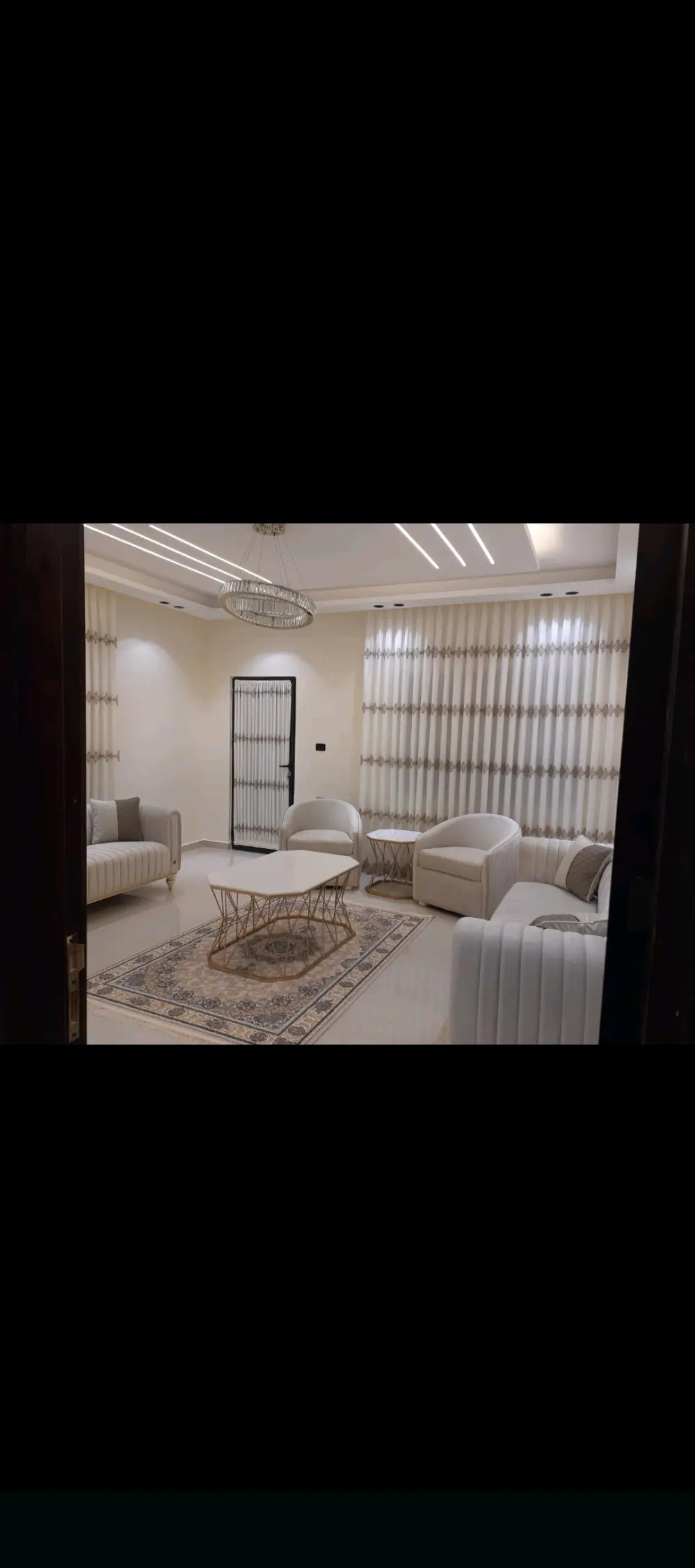 تنجيد و خياطة وتركيب جميع انواع الستائر