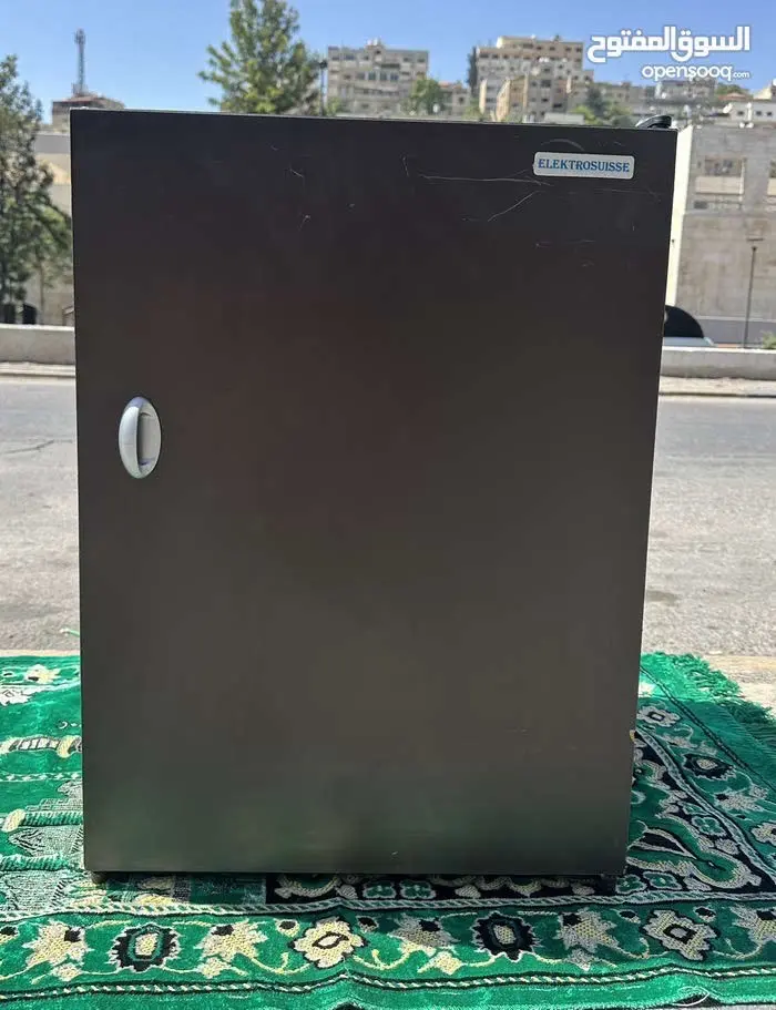 ثلاجات ايطالية ميني بار بحالة ممتازةتصلح للفتادق والمكاتب والمن للبيع بسعر مغري