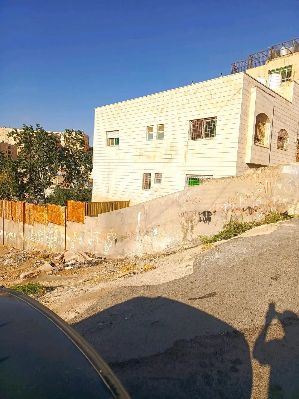 أرض للبيع المستعجل