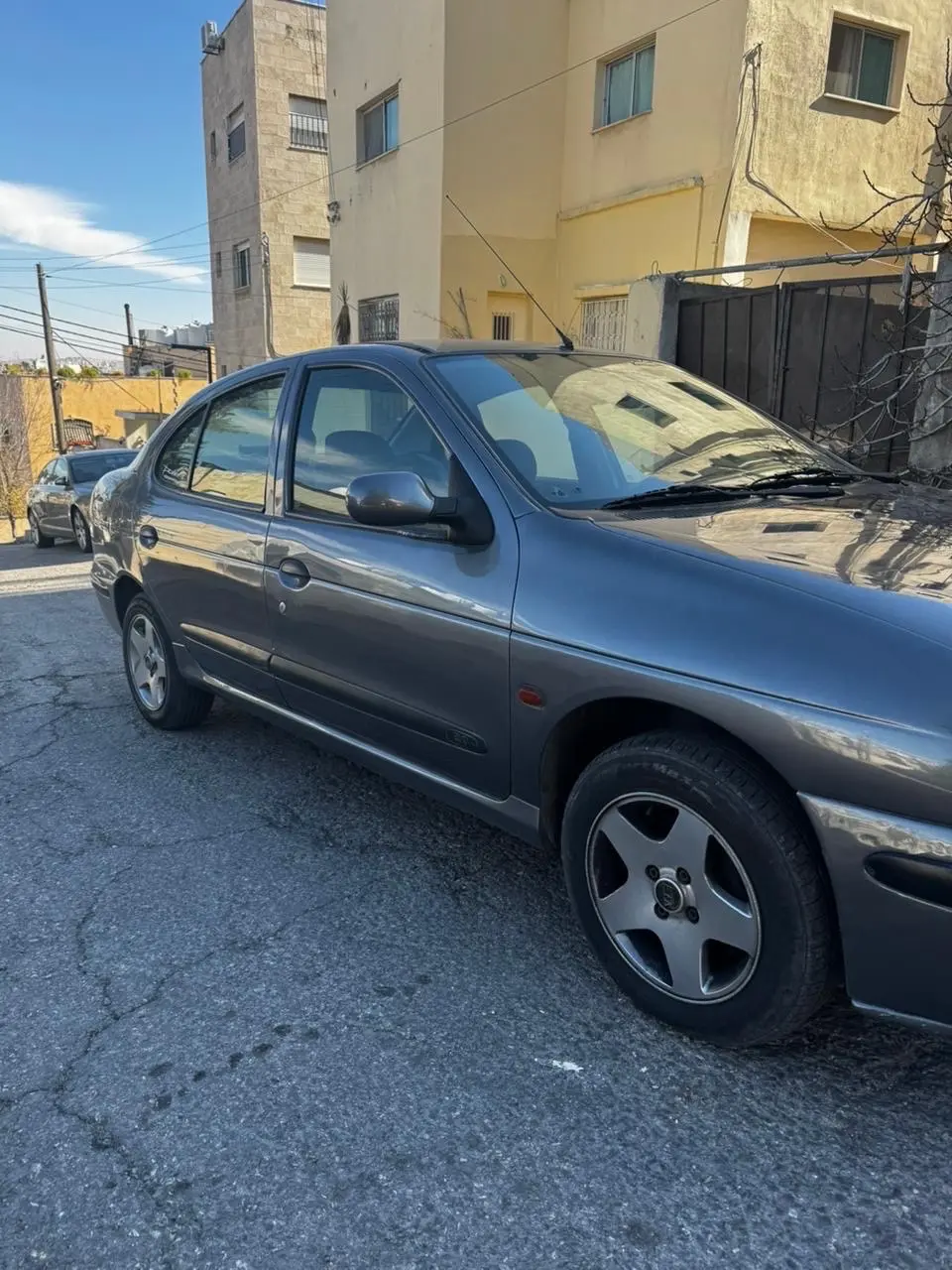 رينو ميغان موديل ٢٠٠٠ ماتور ١٦