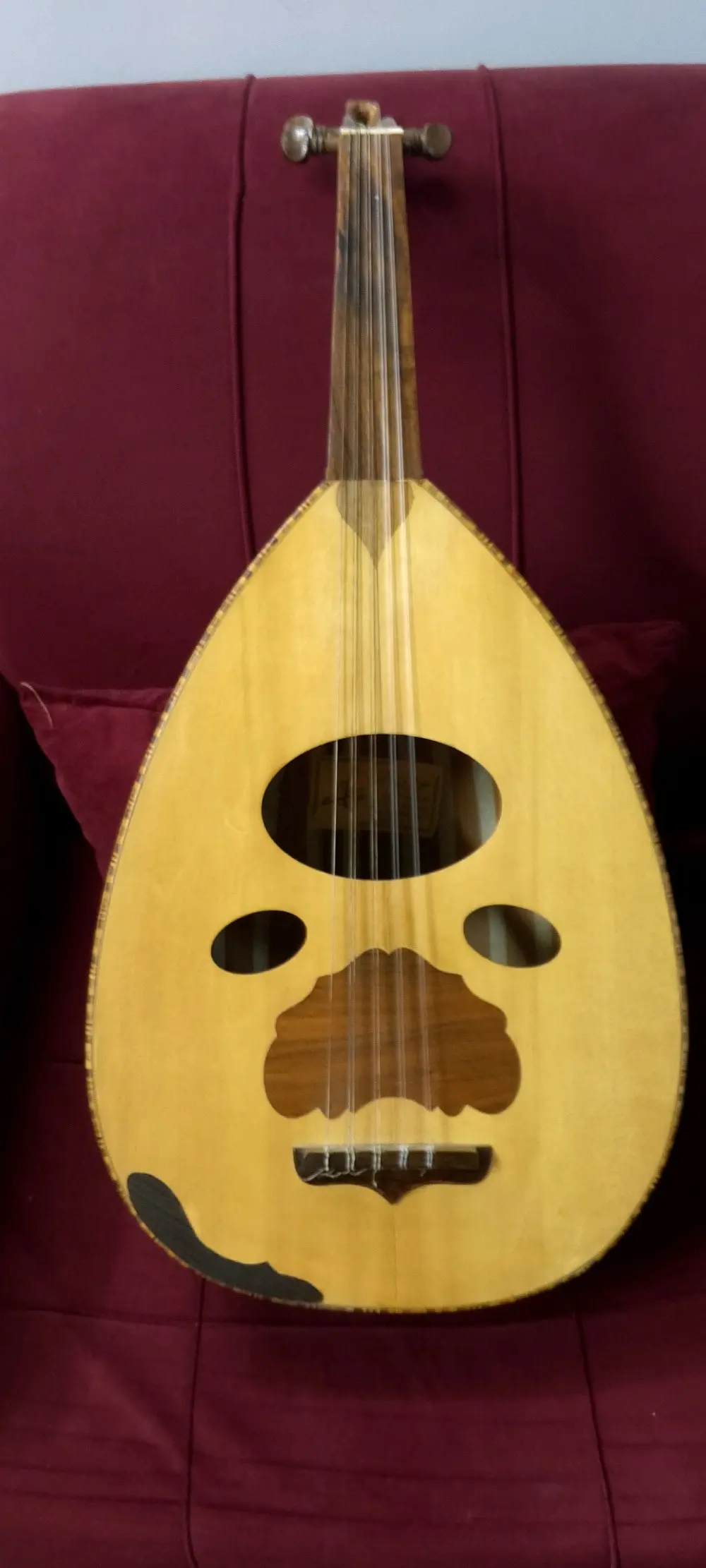 ألات موسيقيه للعازفين و المبتدئين بأسعار مناسبة جدا جدا