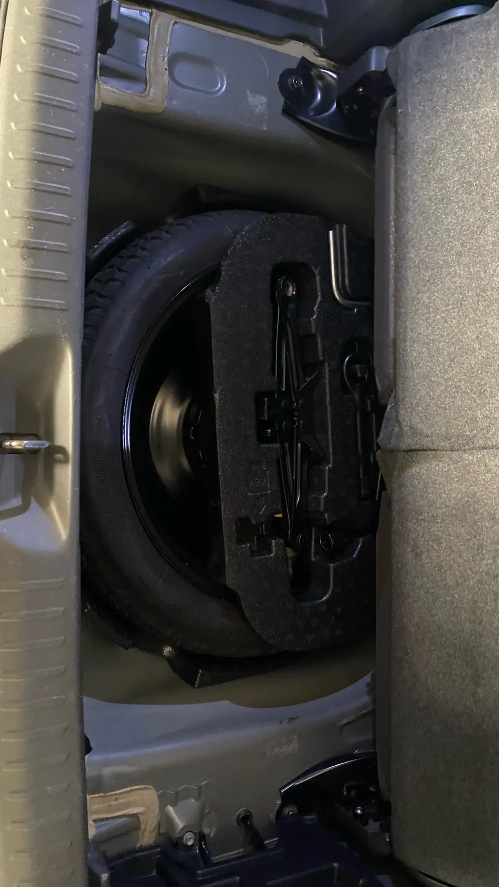 تويوتا بريوس هايبرد للبيع