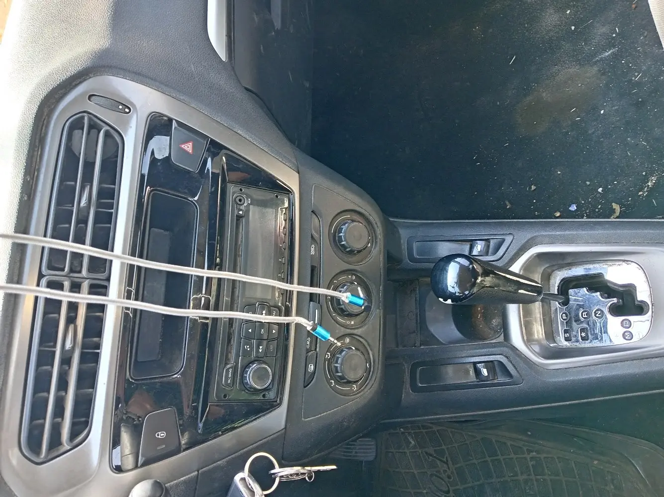 سيارة بيجو 301 موديل 2014 للبيع بسعر ممتاز