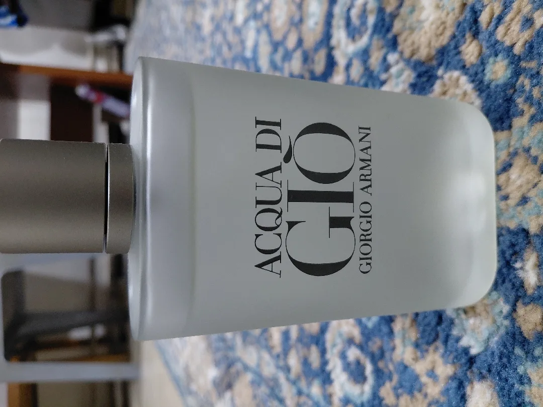 عطر اكوا دي جيو تواليت للبيع اصليه