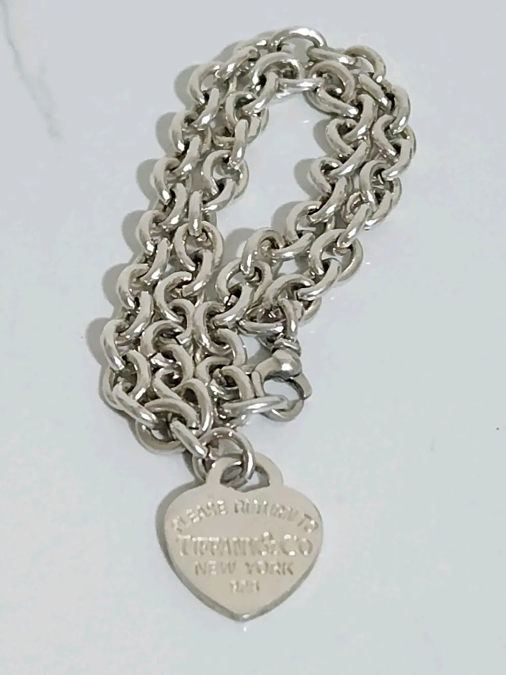 قلادة تيفاني آند کو