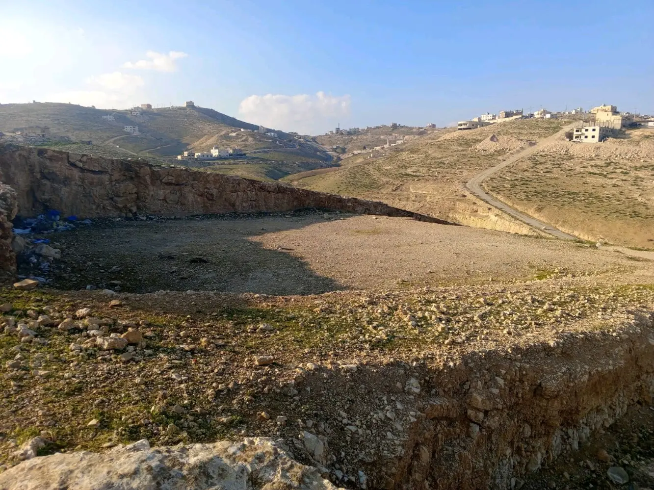 قطع اراضي للبيع مساحة 500 متر قوشان لكل قطعة