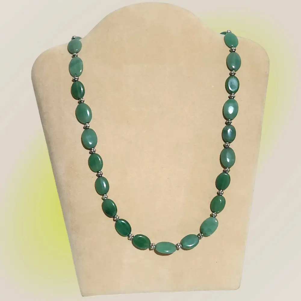 قلادة أفينتورين خضراء