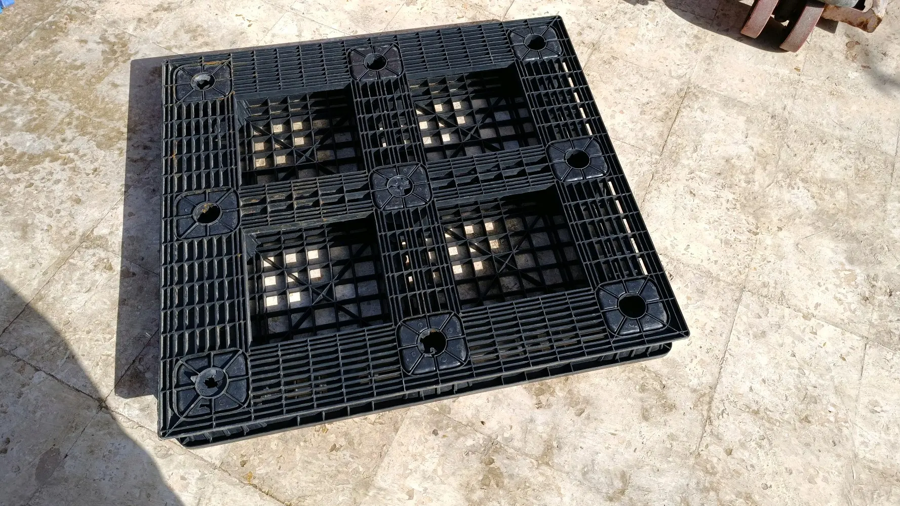 طبالي بلاستيك جديد ومستعمل