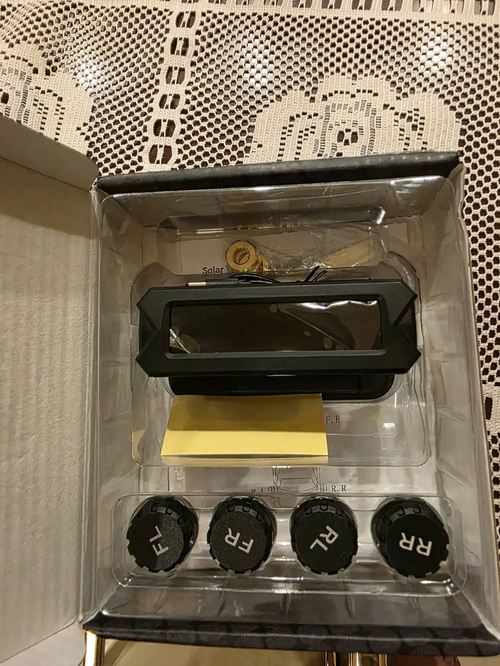 جهاز قياس ضغط الإطارات بلوتوث