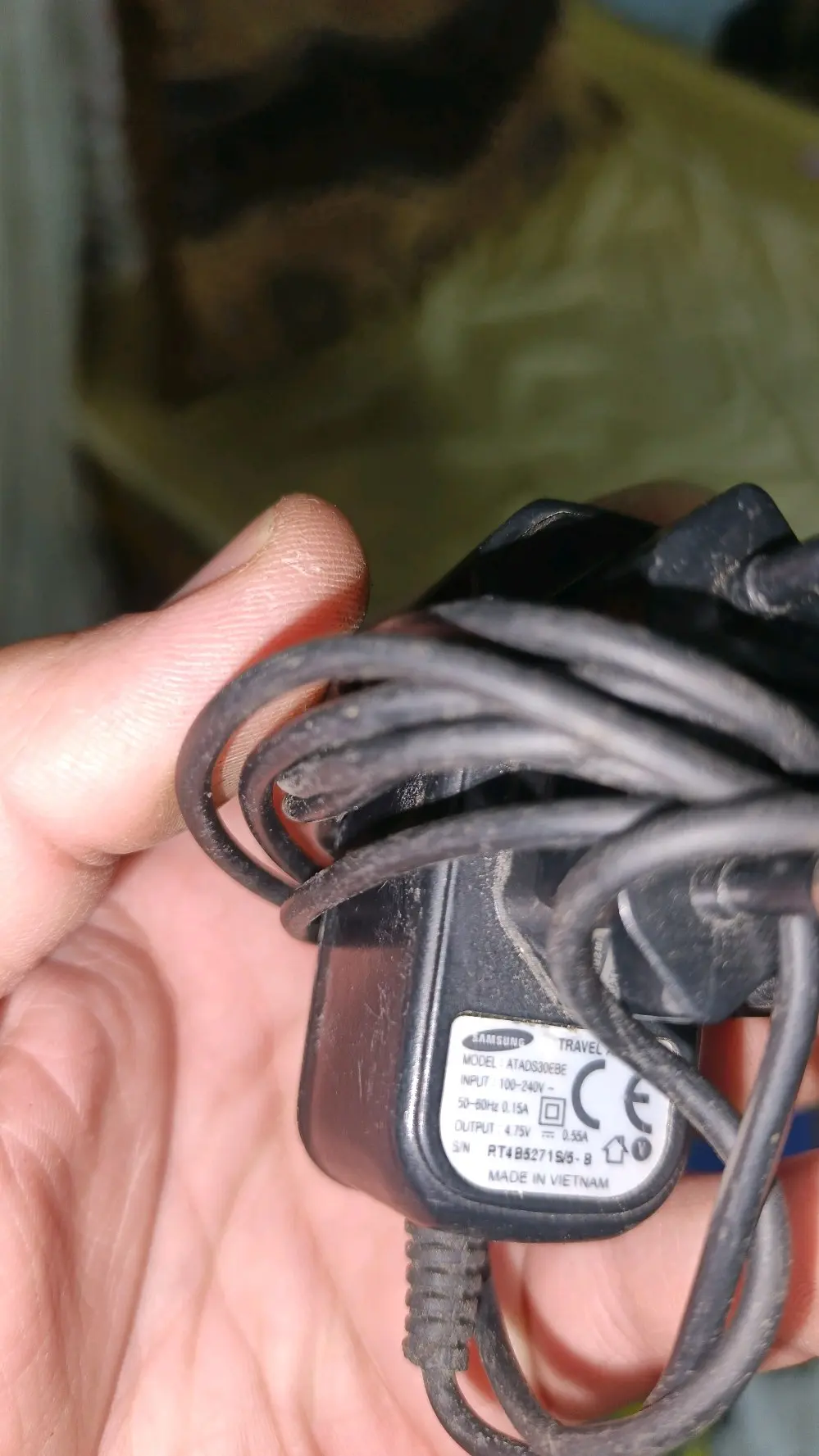 كيبلات و محولات و شواحن  للبيع