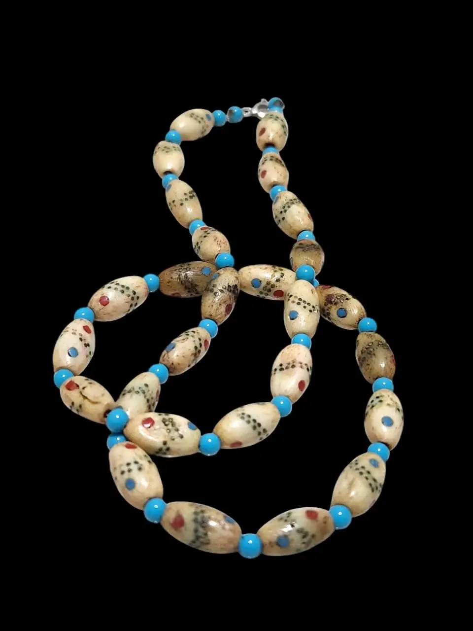 قلادة قديمه