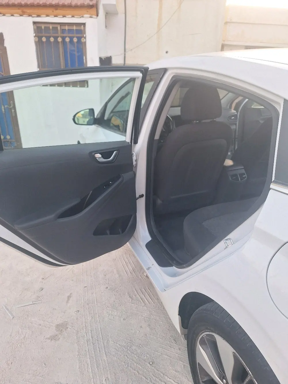 أيونيك للبيع