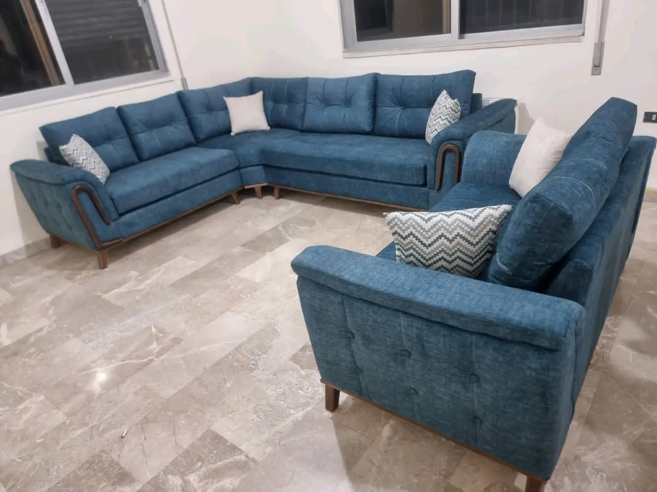 اطقم كنب وكورنر موديلات حديثه خشب سويد 2,5 اسفنج دانلوب قماش وتربروف مكفول3سنوات