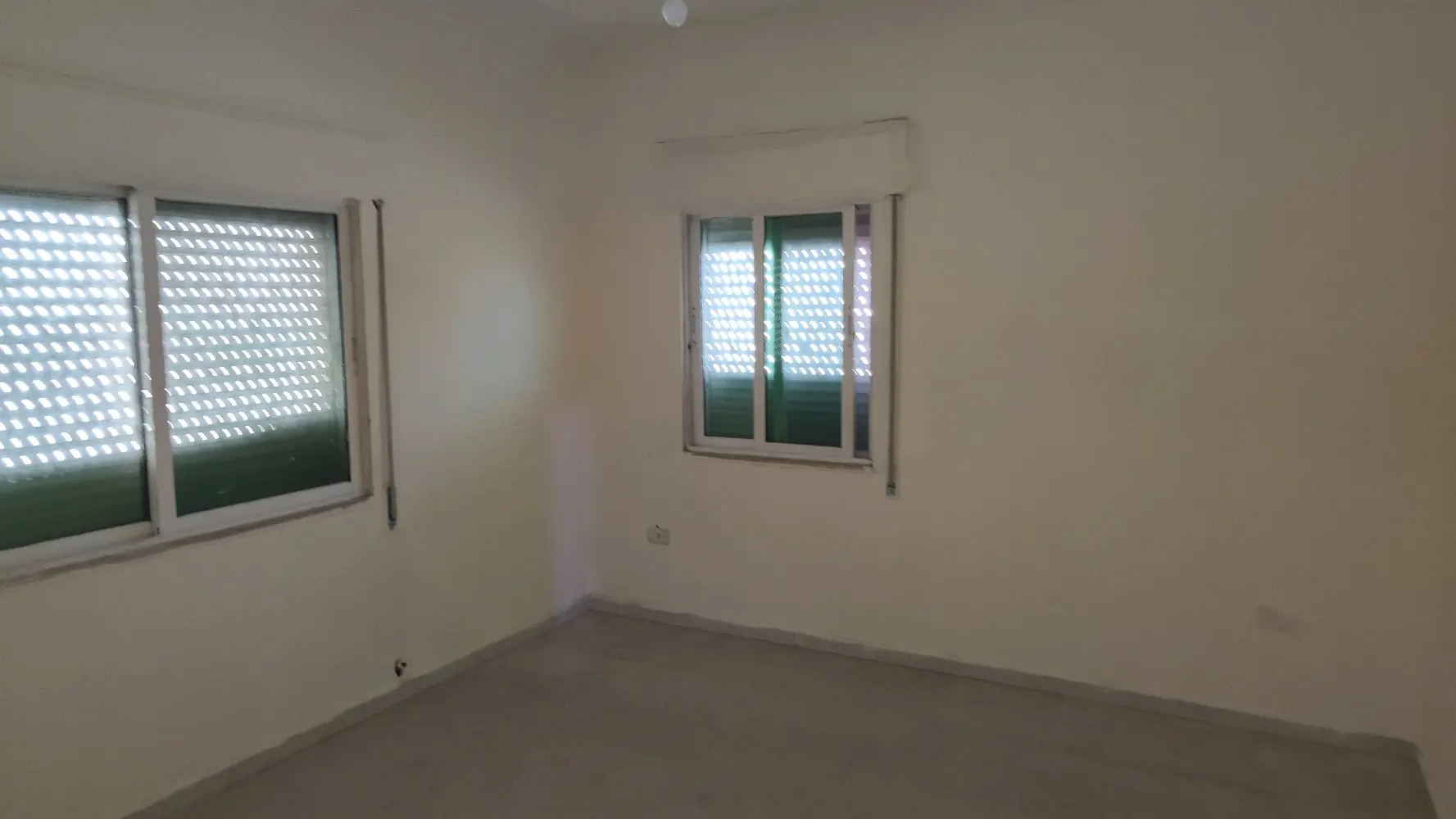 شقه سكنيه للأيجار الربعي في البتراوي خلف الاكاديميه الامريكيه