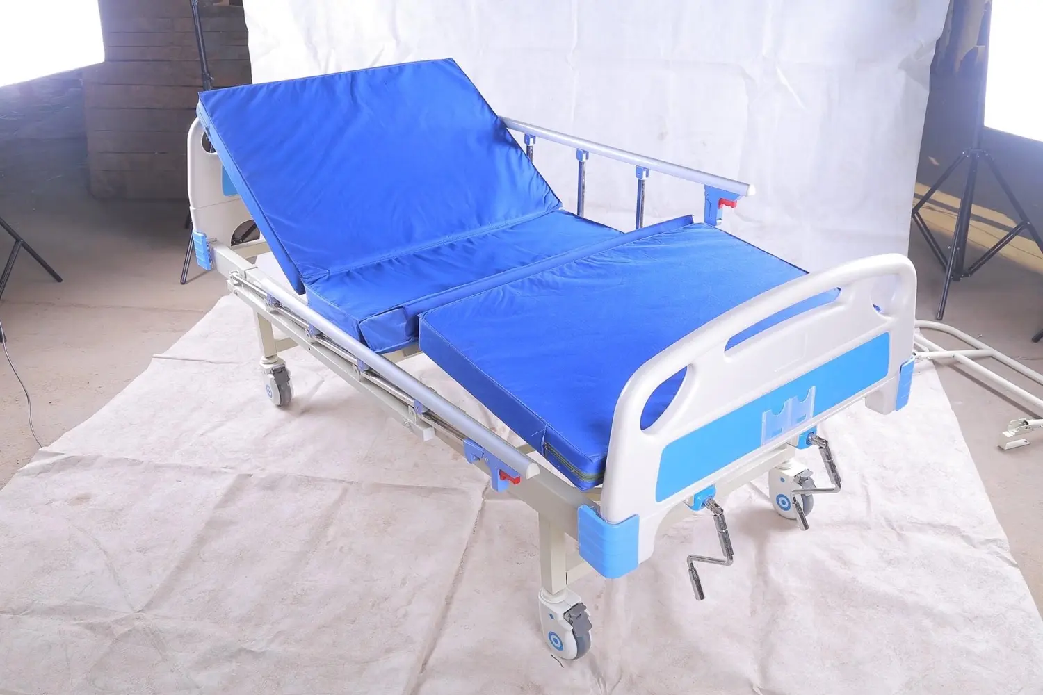 الاسرة الطبية و أثاث العيادات