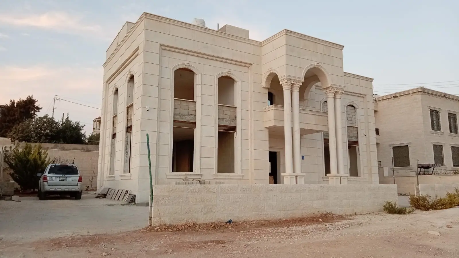 فيلا شبه القصر