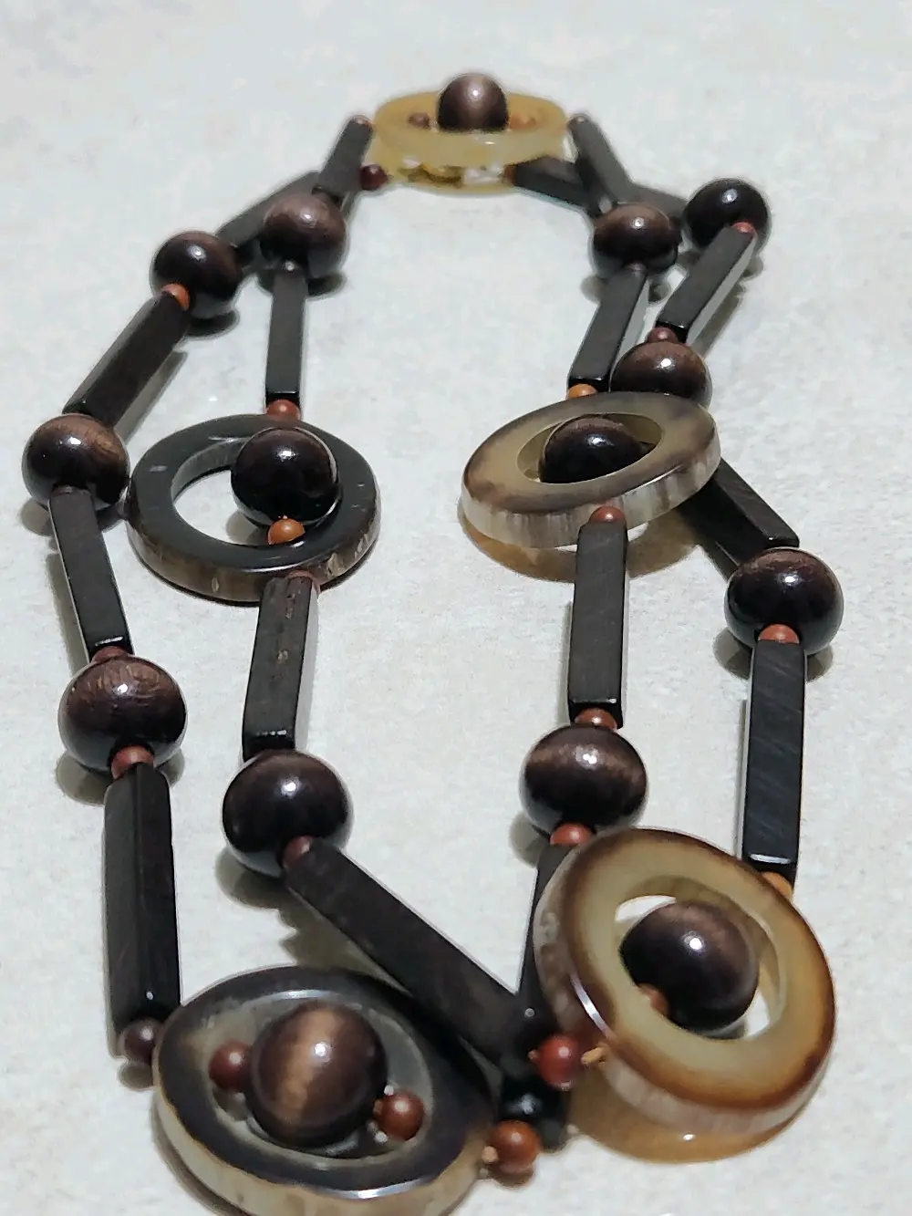 قلادة من حلقات الخرتيت