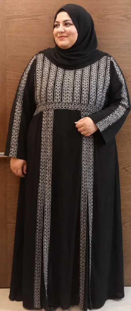 ثوب مناسب للحفلات قياس 5XL بتلبس وزن 110-120 كيلو *السعر 17 دينار* للطلب ارجو ال